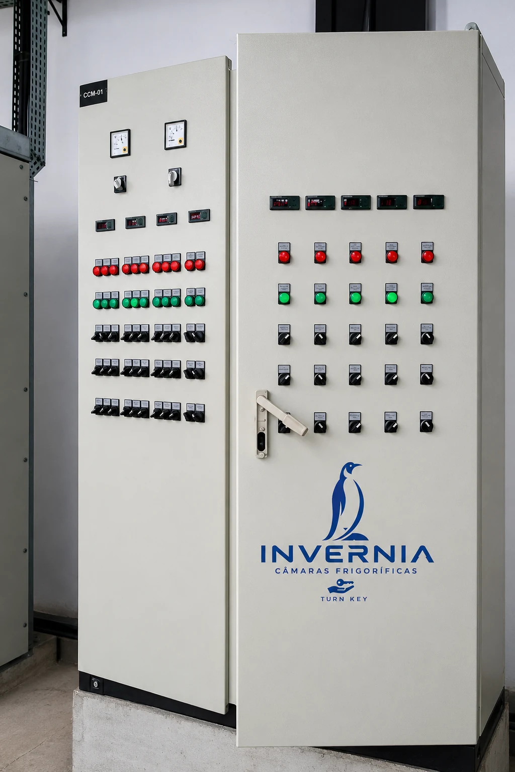 Painéis de comando elétrico externos instalados pela Invernia